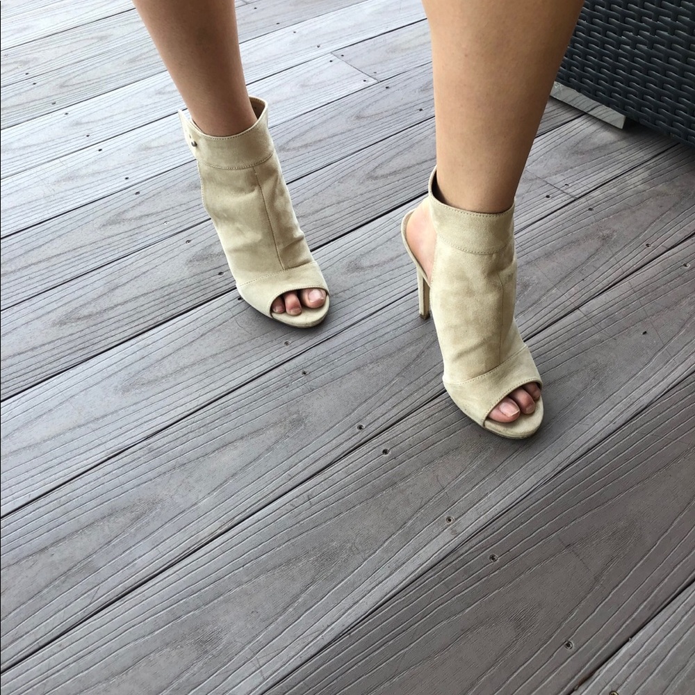 Open-toe heeled booties